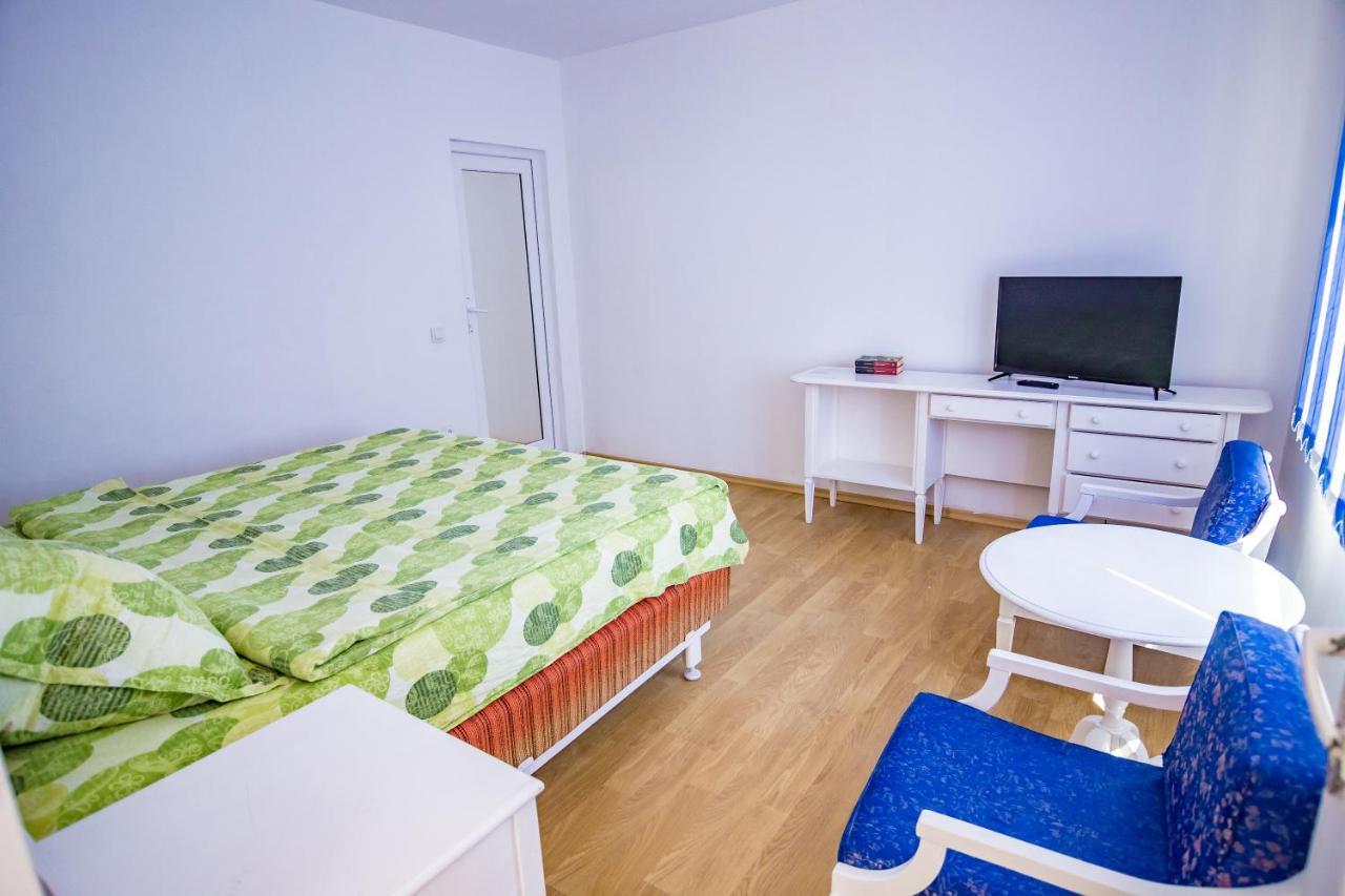 Old School Apartment Вама Веке Екстериор снимка